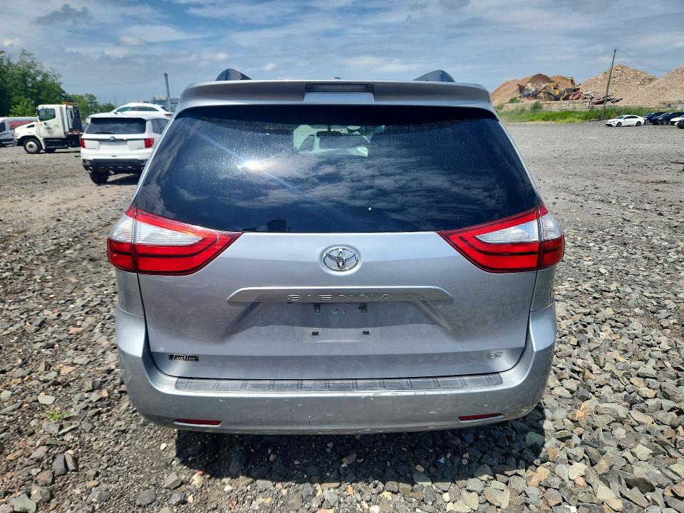63797236 :رقم المزاد ، 5TDKK3DC3FS581251 vin ، 2015 Toyota Sienna مزاد بيع