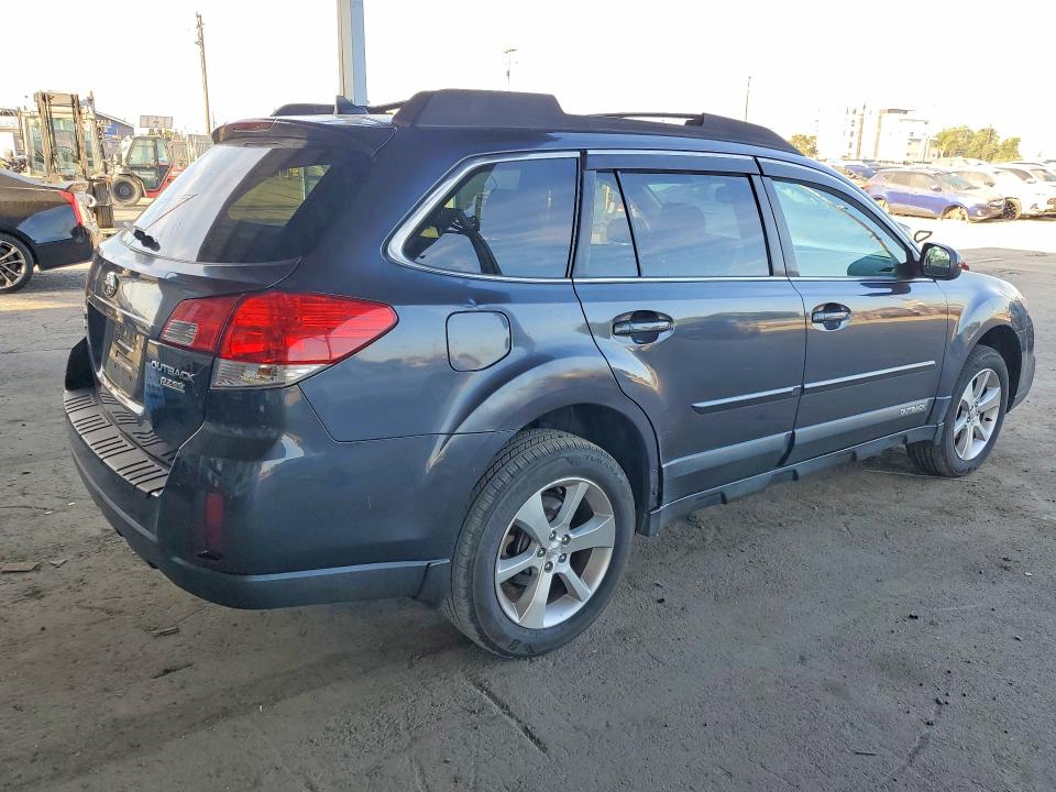 2013 Subaru Outback მანქანა იყიდება აუქციონზე, vin: 4S4BRBKC0D3232650, აუქციონის ნომერი: 65397376