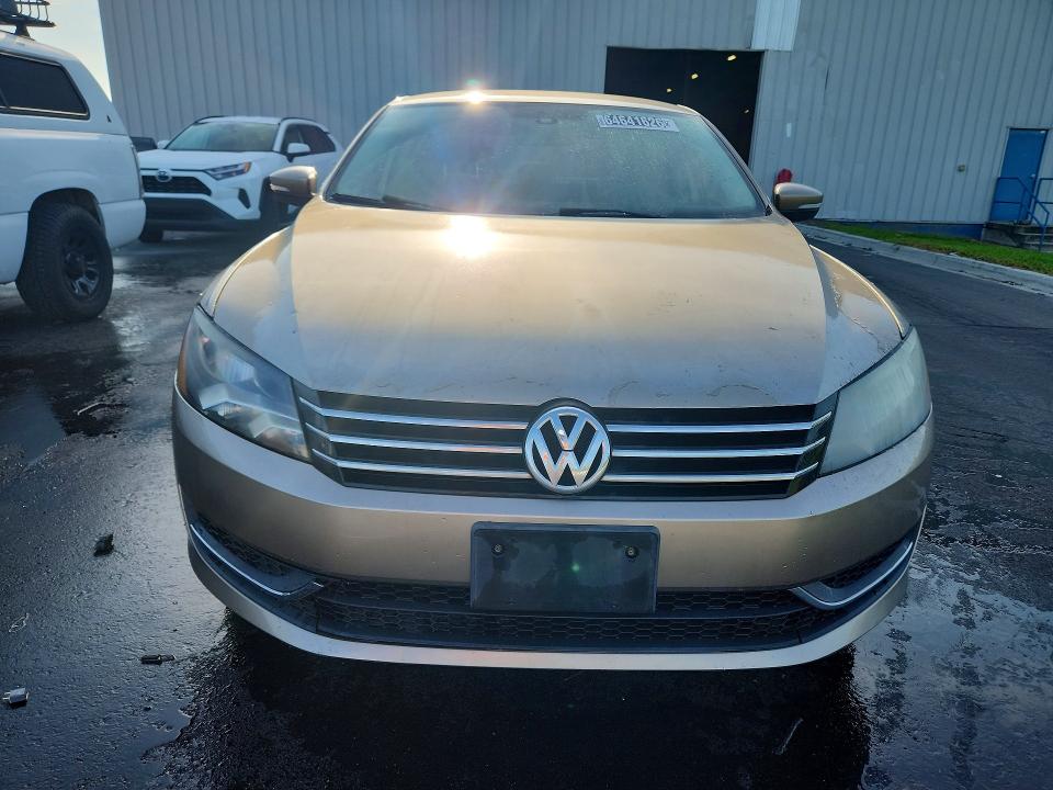 2015 Volkswagen Passat მანქანა იყიდება აუქციონზე, vin: 1VWAT7A31FC006827, აუქციონის ნომერი: 64641626