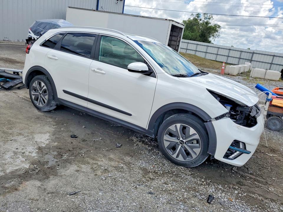 2020 Kia Niro მანქანა იყიდება აუქციონზე, vin: KNDCE3LG5L5040686, აუქციონის ნომერი: 64037516