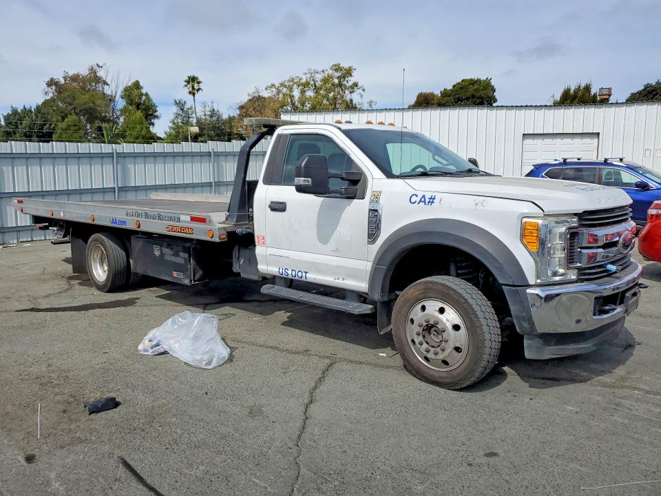 66186496 :رقم المزاد ، 1FDUF5HT7HEC58540 vin ، 2017 Ford F550 مزاد بيع