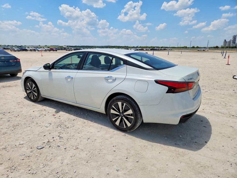 Продажа на аукционе авто 2022 Nissan Altima, vin: 1N4BL4DW2NN352647, номер лота: 63357946