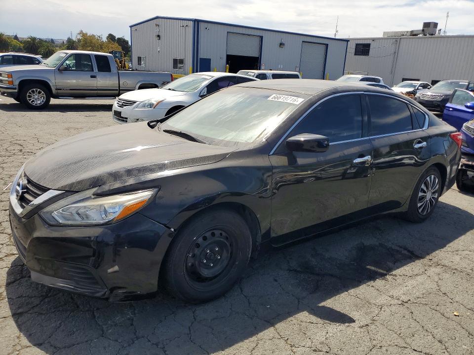 2017 Nissan Altima მანქანა იყიდება აუქციონზე, vin: 1N4AL3AP1HC493468, აუქციონის ნომერი: 66619716