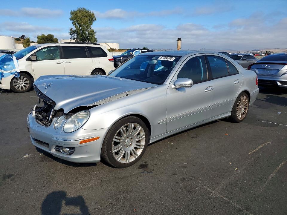 67204086 :رقم المزاد ، WDBUF56X37B070722 vin ، 2007 Mercedes-benz E مزاد بيع