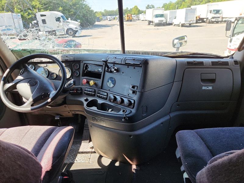 Продажа на аукционе авто 2015 Freightliner Cascadia, vin: 1FUJGLD58FLFY2231, номер лота: 65010386