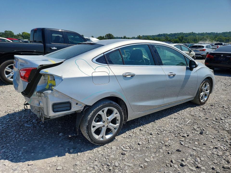66222276 :رقم المزاد ، 1G1BF5SM0J7177119 vin ، 2018 Chevrolet Cruze مزاد بيع