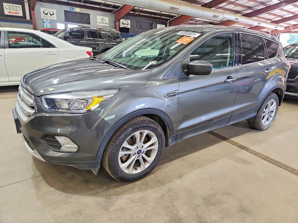 64983636 :رقم المزاد ، 1FMCU9GD4HUA17897 vin ، 2017 Ford Escape مزاد بيع
