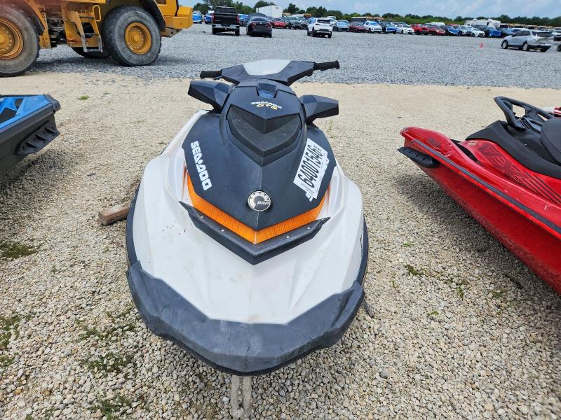 2017 Sea-doo Jet Ski მანქანა იყიდება აუქციონზე, vin: YDV32988J617, აუქციონის ნომერი: 64001546