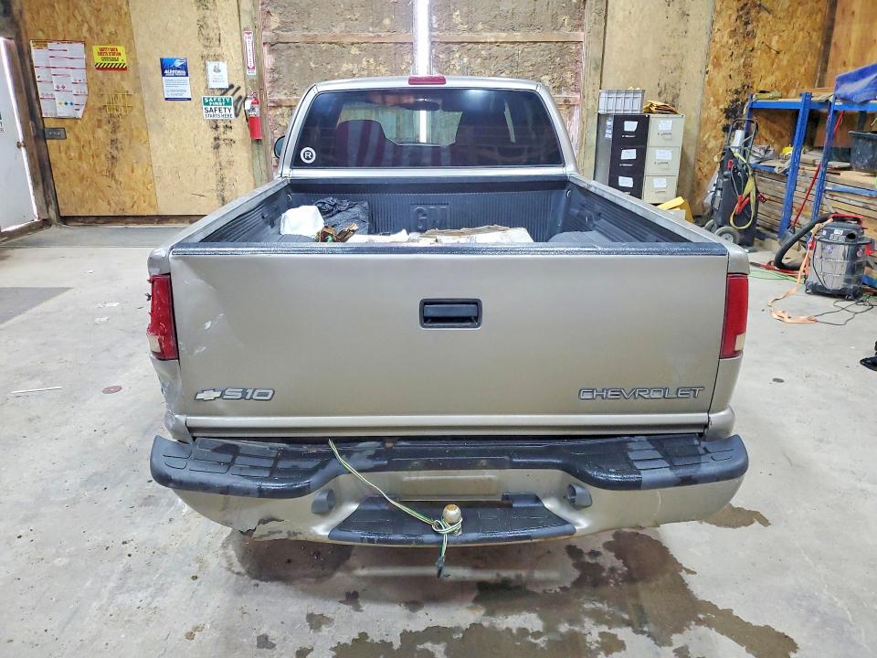64929606 :رقم المزاد ، 1GCCS195128213409 vin ، 2002 Chevrolet S Truck مزاد بيع