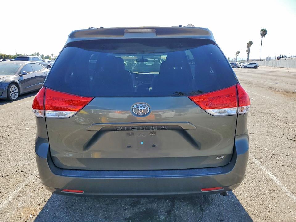 Aukcja sprzedaży 2013 Toyota Sienna, vin: 5TDKK3DC3DS302944, numer aukcji: 64652836