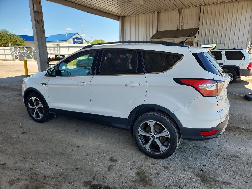 63950186 :رقم المزاد ، 1FMCU0HD6JUA63103 vin ، 2018 Ford Escape مزاد بيع