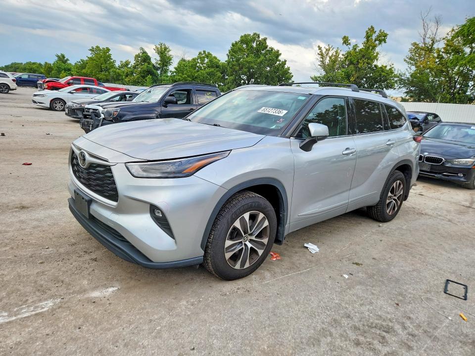 Aukcja sprzedaży 2022 Toyota Highlander, vin: 5TDGZRBH7NS582422, numer aukcji: 65127336