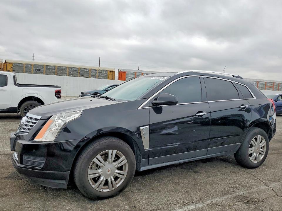 64701976 :رقم المزاد ، 3GYFNBE36FS597130 vin ، 2015 Cadillac Srx مزاد بيع