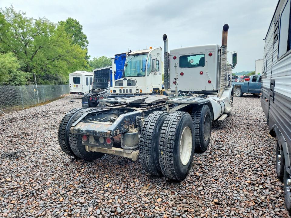 63924176 :رقم المزاد ، 1XKDD49X2FJ458370 vin ، 2015 Kenworth Construction مزاد بيع