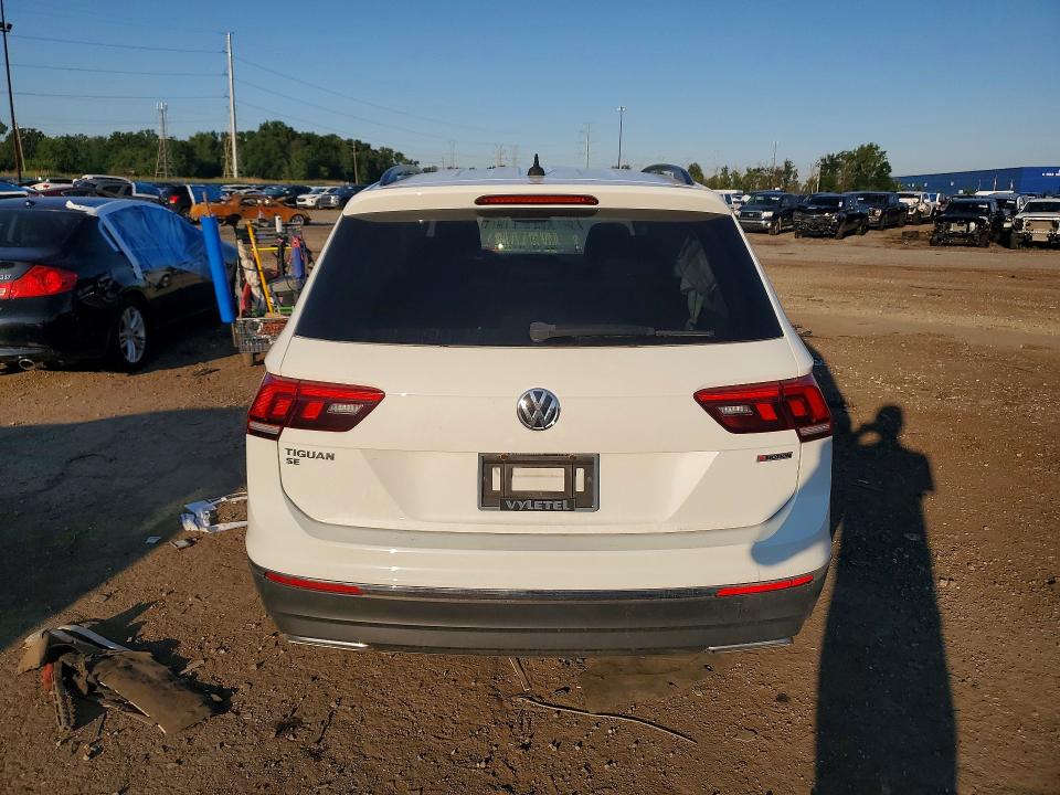 63929126 :رقم المزاد ، 3VV2B7AXXMM075834 vin ، 2021 Volkswagen Tiguan مزاد بيع