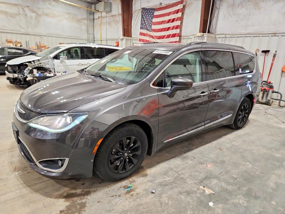 Продаж на аукціоні авто 2017 Chrysler Pacifica, vin: 2C4RC1BG8HR613838, номер лоту: 64582466