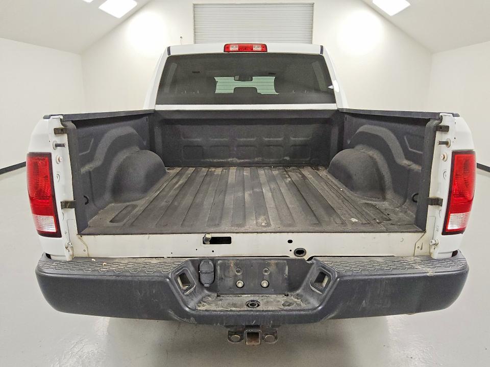 63752836 :رقم المزاد ، 1C6RR6KT6KS633480 vin ، 2019 Ram 1500 Classic مزاد بيع