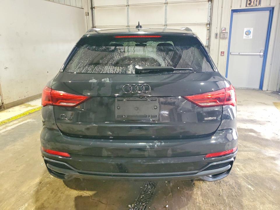 65530916 :رقم المزاد ، WA1EECF38M1128426 vin ، 2021 Audi Q3 مزاد بيع