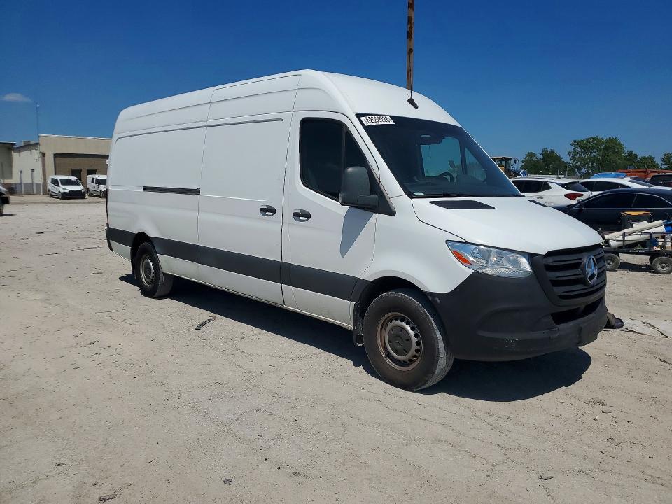 62099526 :رقم المزاد ، W1Y40CHY7MT062069 vin ، 2021 Mercedes-benz Sprinter مزاد بيع