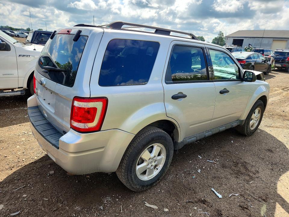 2011 Ford Escape მანქანა იყიდება აუქციონზე, vin: 1FMCU9D76BKB40750, აუქციონის ნომერი: 66417176