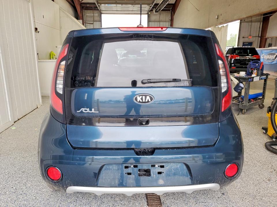 2018 Kia Soul მანქანა იყიდება აუქციონზე, vin: KNDJP3A56J7520322, აუქციონის ნომერი: 54126236