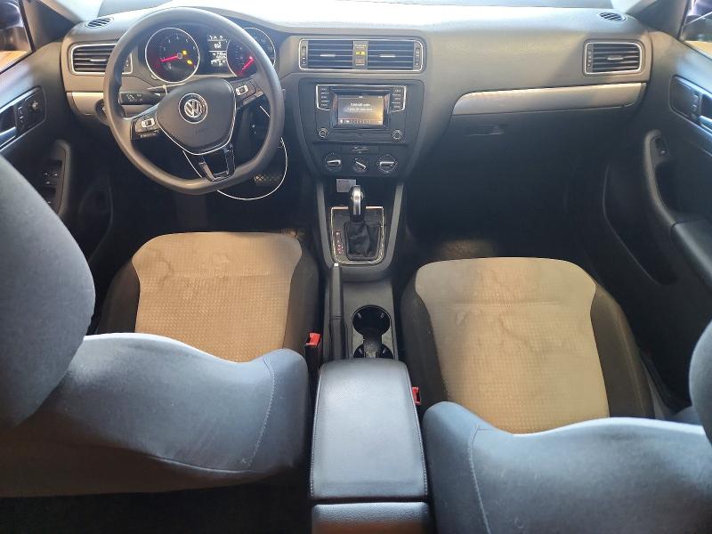 63025156 :رقم المزاد ، 3VW2B7AJ9HM395868 vin ، 2017 Volkswagen Jetta مزاد بيع
