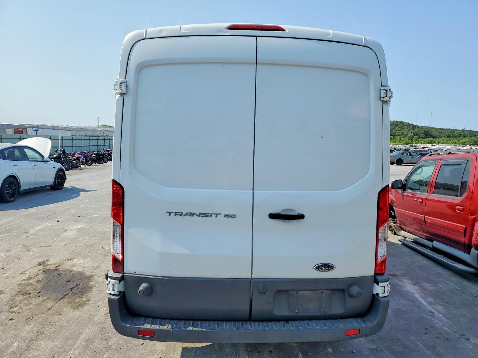 60620306 :رقم المزاد ، 1FTYE2CMXGKA08846 vin ، 2016 Ford Transit مزاد بيع