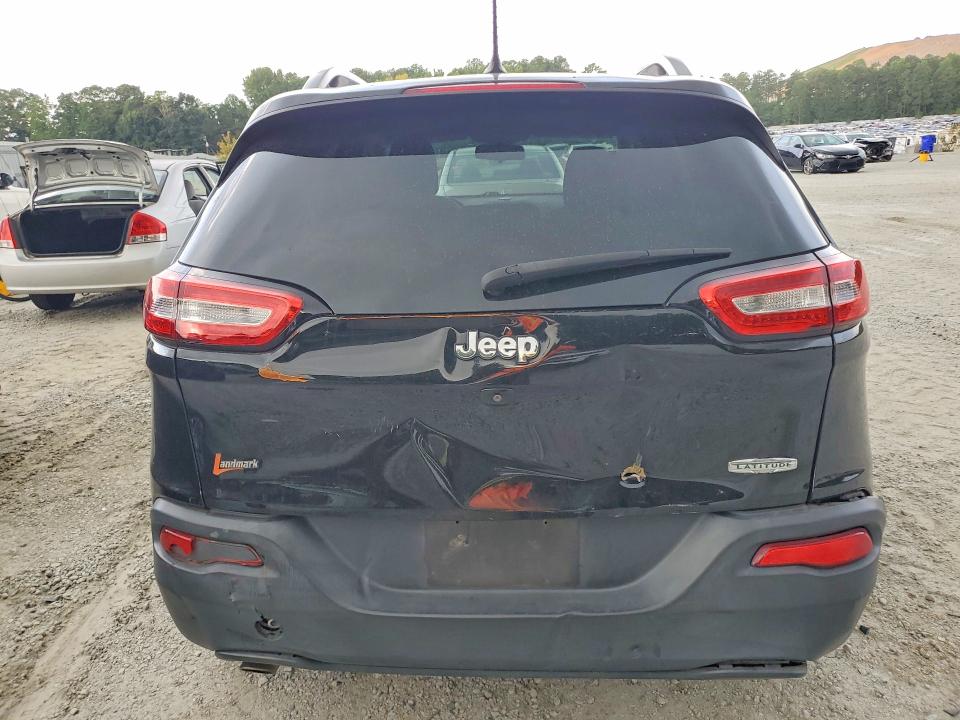 63730546 :رقم المزاد ، 1C4PJLCB1JD531180 vin ، 2018 Jeep Cherokee مزاد بيع