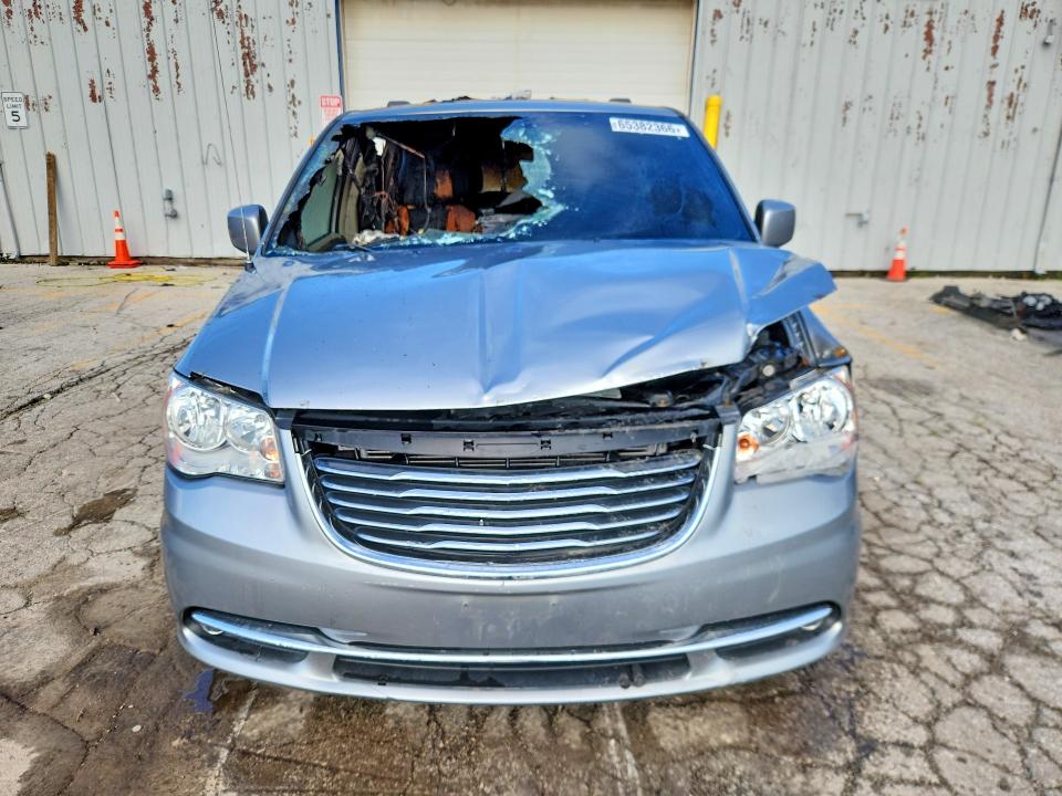 65382366 :رقم المزاد ، 2C4RC1BG1FR695683 vin ، 2015 Chrysler Town & Country مزاد بيع