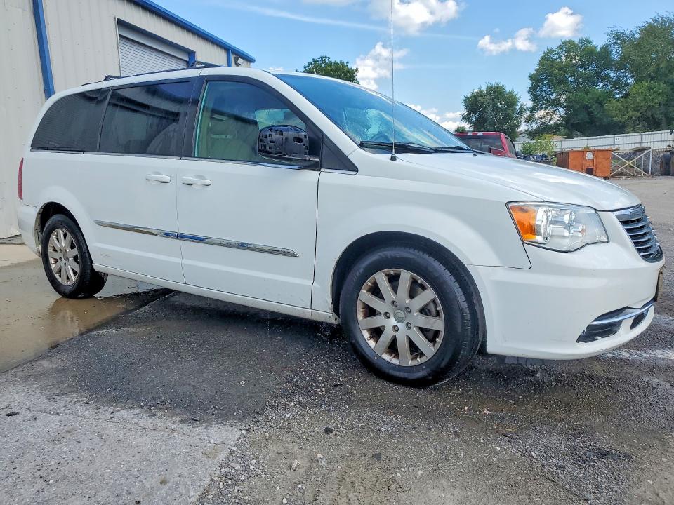 2016 Chrysler Town & Country მანქანა იყიდება აუქციონზე, vin: 2C4RC1BG8GR286954, აუქციონის ნომერი: 65986276
