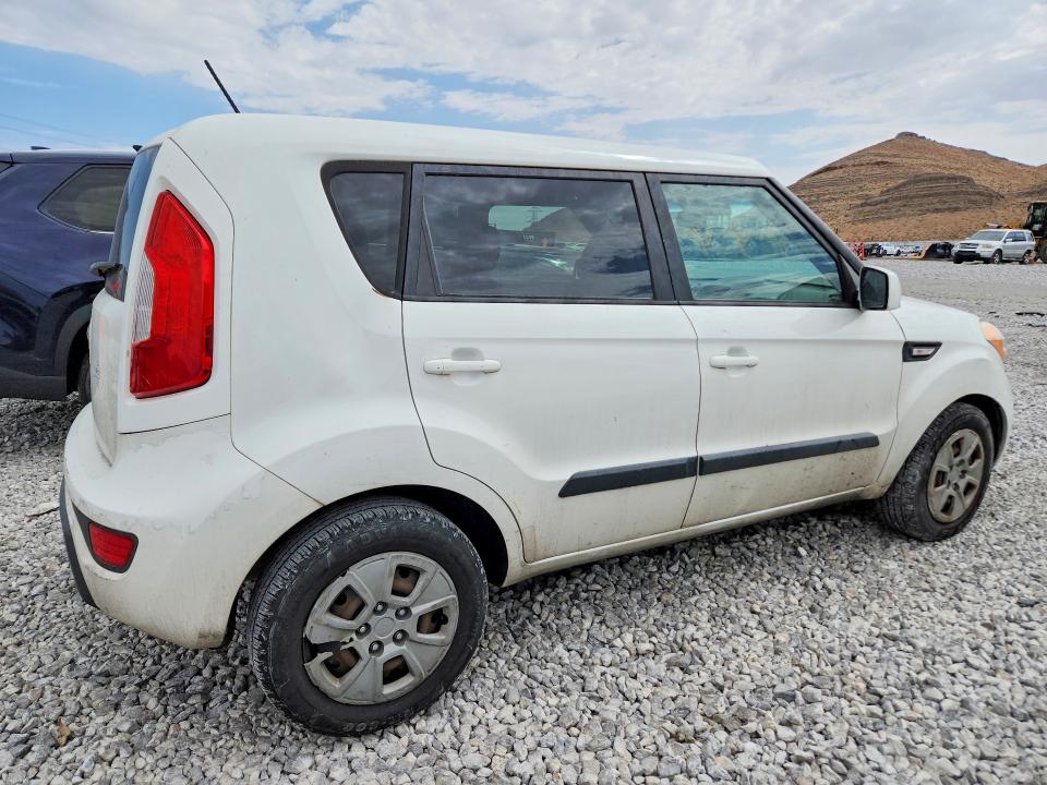 64289576 :رقم المزاد ، KNDJT2A56D7572771 vin ، 2013 Kia Soul مزاد بيع
