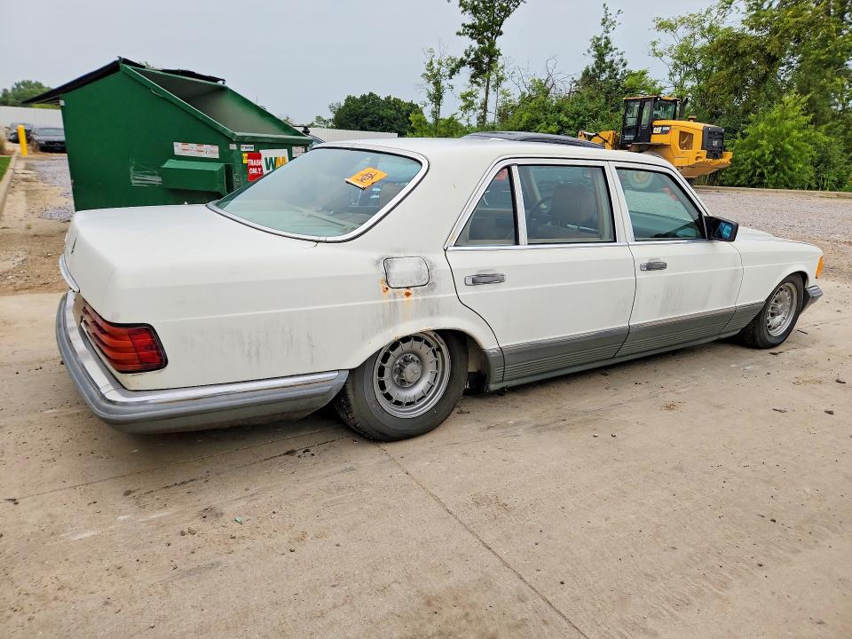 63885946 :رقم المزاد ، WDB1260371A099988 vin ، 1984 Merced 500 Sel 198 Rwd مزاد بيع