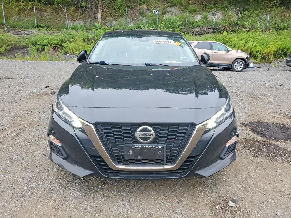 66640666 :رقم المزاد ، 1N4BL4CWXNN302340 vin ، 2022 Nissan Altima مزاد بيع