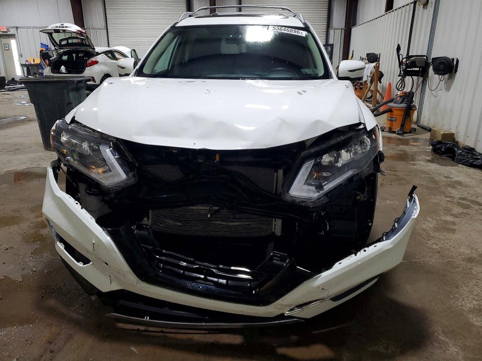 63646896 :رقم المزاد ، JN8AT2MV5HW021811 vin ، 2017 Nissan Rogue مزاد بيع