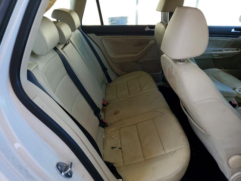 2010 Volkswagen Jetta მანქანა იყიდება აუქციონზე, vin: 3VWPX7AJ3AM692437, აუქციონის ნომერი: 65689946