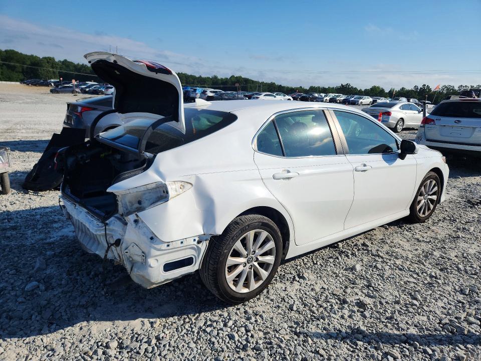 59853796 :رقم المزاد ، 4T1B11HK4KU189194 vin ، 2019 Toyota Camry مزاد بيع