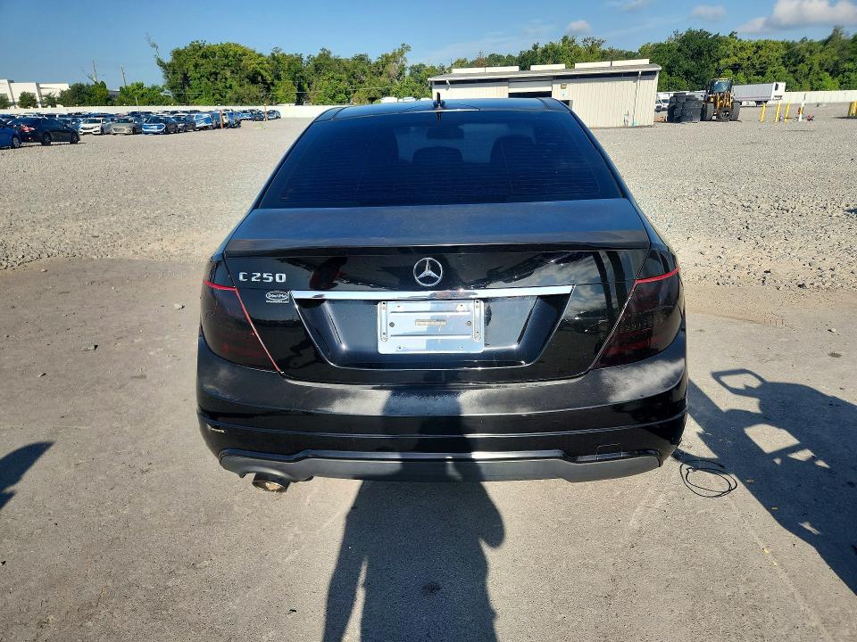 Продажа на аукционе авто 2014 Mercedes-benz C, vin: WDDGF4HB5EA952090, номер лота: 65631676