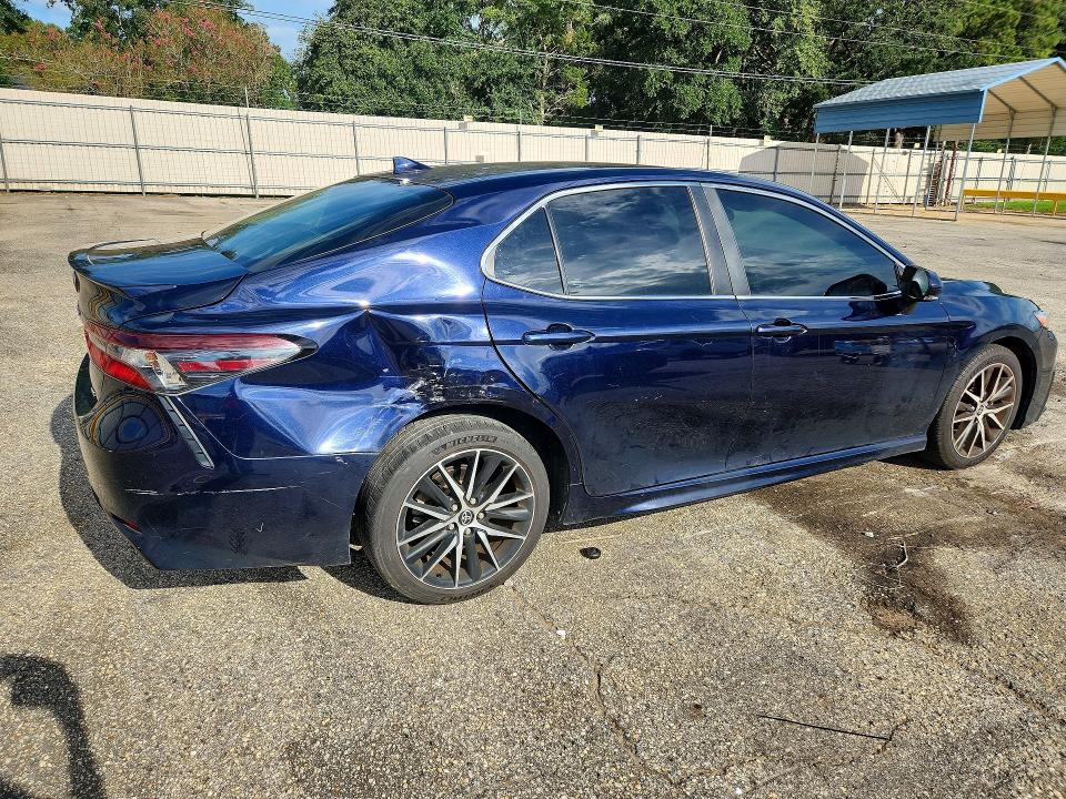 2022 Toyota Camry მანქანა იყიდება აუქციონზე, vin: 4T1G11AK2NU641874, აუქციონის ნომერი: 67553666