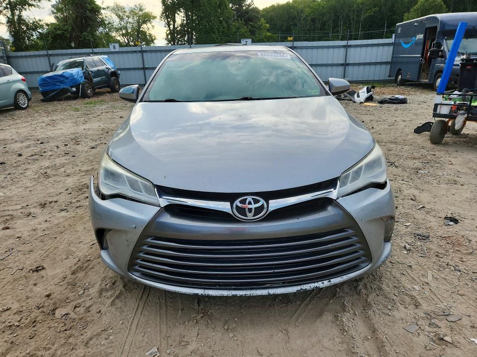 66693246 :رقم المزاد ، 4T1BK1FK8GU030752 vin ، 2016 Toyota Camry مزاد بيع