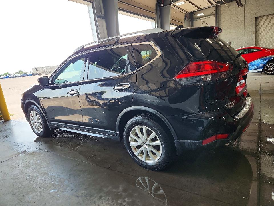 2017 Nissan Rogue მანქანა იყიდება აუქციონზე, vin: 5N1AT2MT4HC877818, აუქციონის ნომერი: 64573366