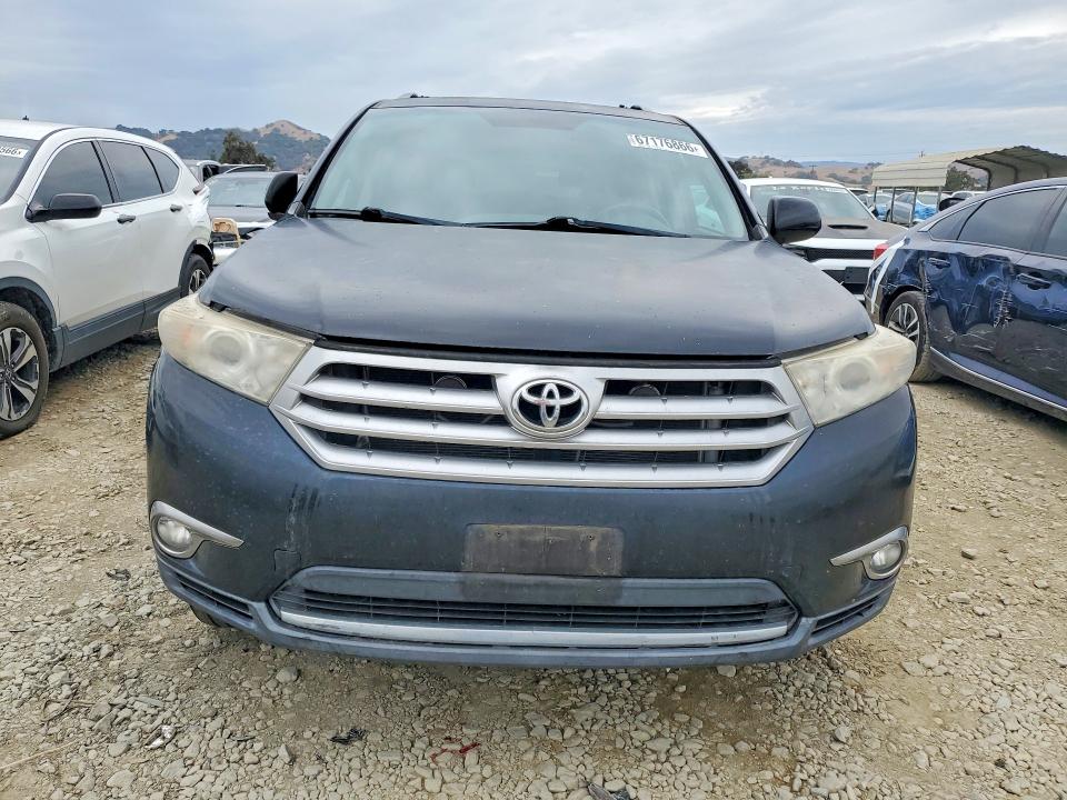67176866 :رقم المزاد ، 5TDZK3EH2BS037679 vin ، 2011 Toyota Highlander مزاد بيع