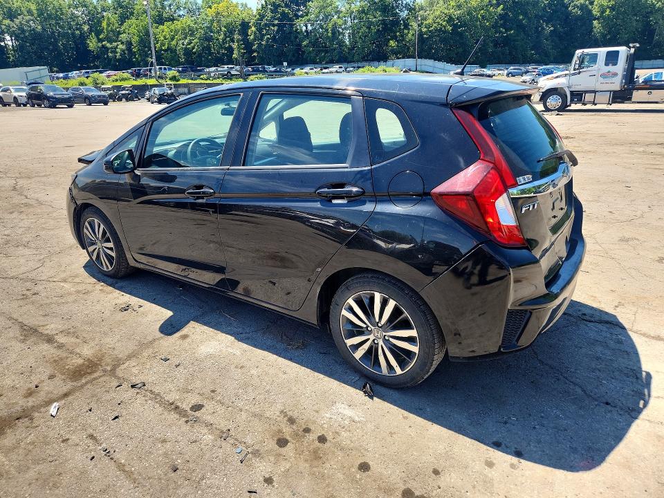 63858196 :رقم المزاد ، 3HGGK5G82FM733918 vin ، 2015 Honda Fit مزاد بيع