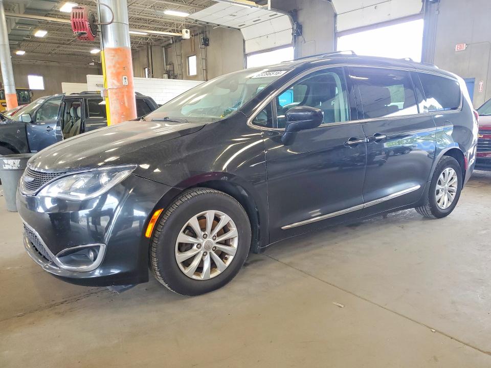 Продажа на аукционе авто 2017 Chrysler Pacifica, vin: 2C4RC1BG2HR759135, номер лота: 65096516