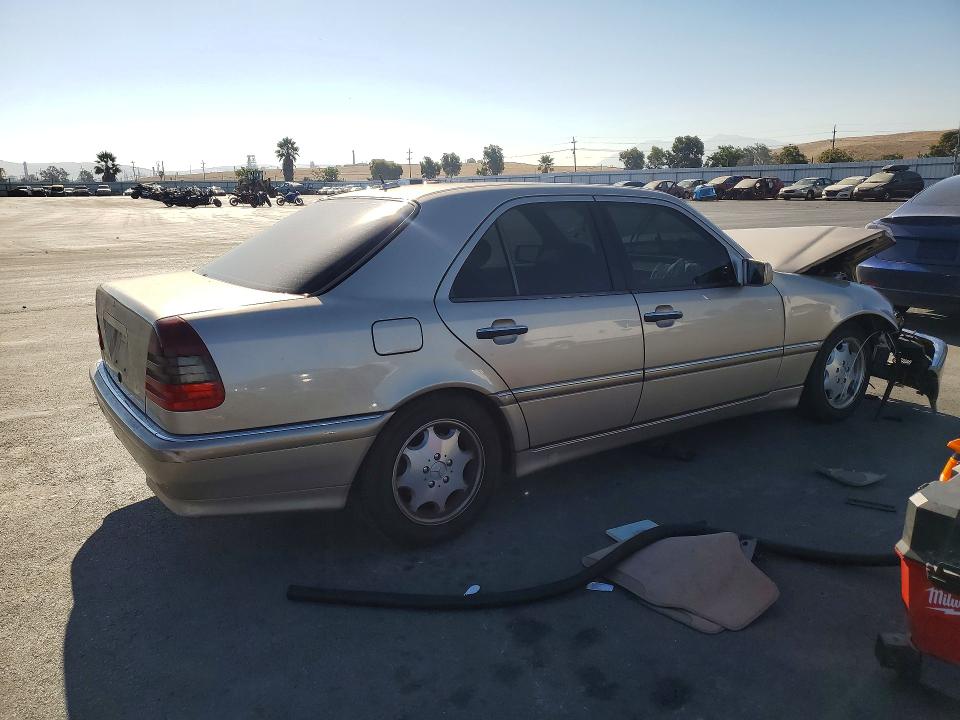 2000 Mercedes-benz C მანქანა იყიდება აუქციონზე, vin: WDBHA24GXYA852329, აუქციონის ნომერი: 65162406