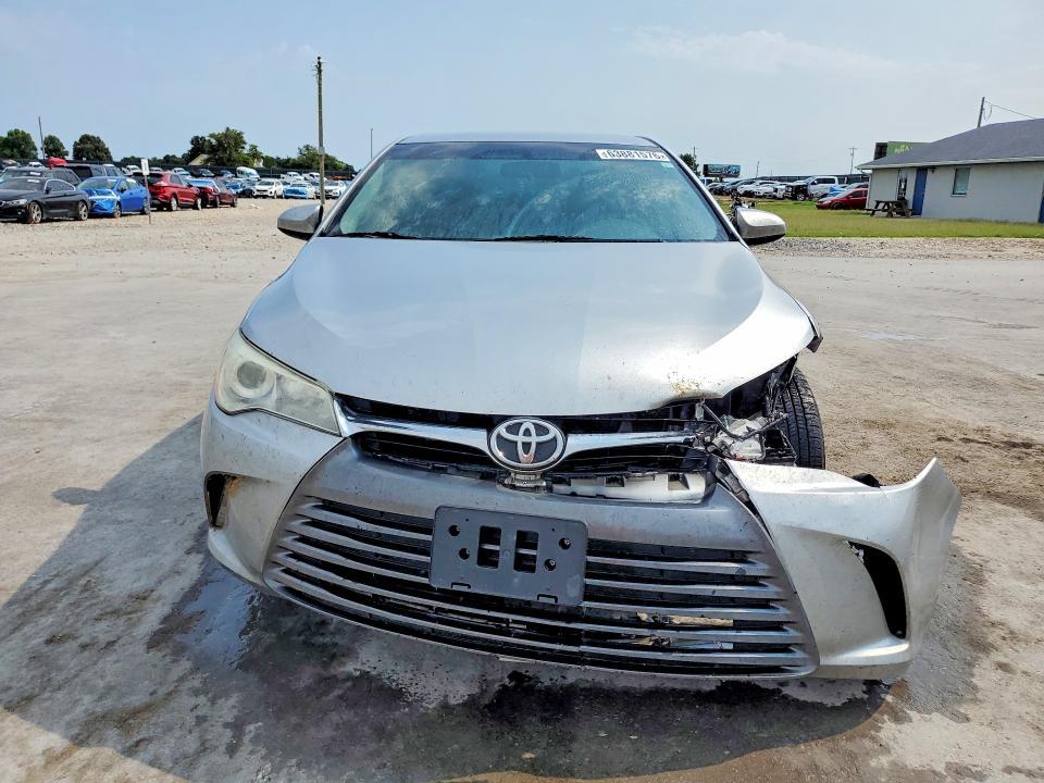 2015 Toyota Camry მანქანა იყიდება აუქციონზე, vin: 4T1BF1FK8FU066413, აუქციონის ნომერი: 63881576