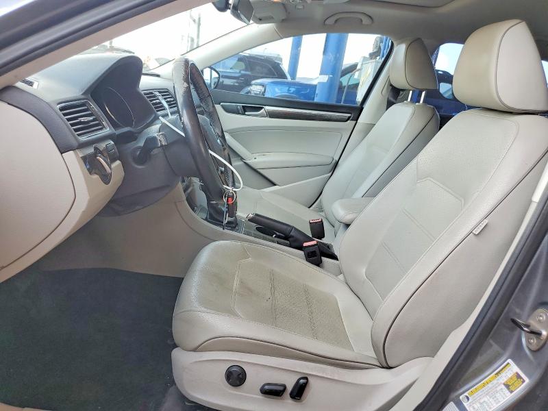 64835766 :رقم المزاد ، 1VWBT7A33GC045277 vin ، 2016 Volkswagen Passat مزاد بيع