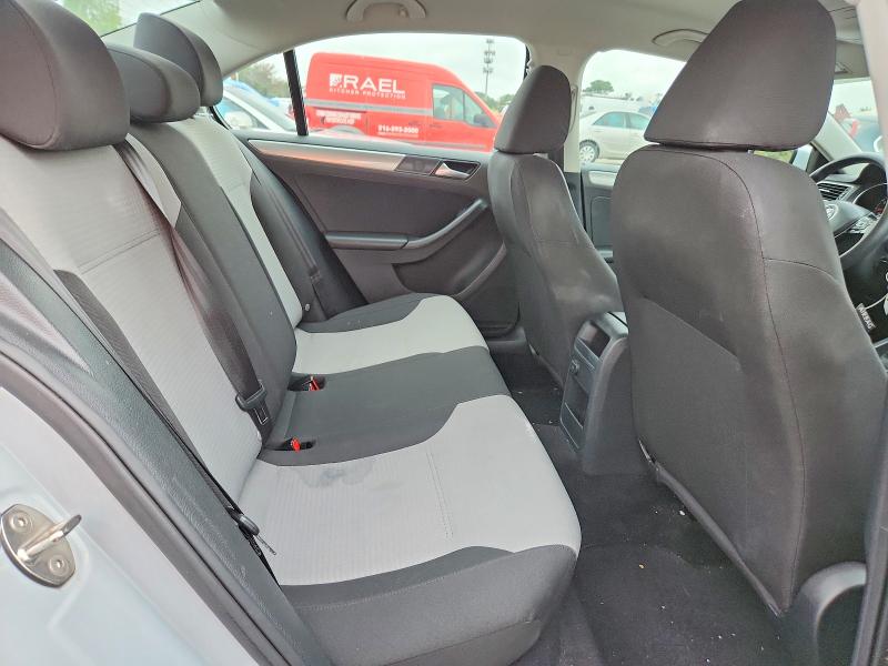 65888956 :رقم المزاد ، 3VW2B7AJ4JM217467 vin ، 2018 Volkswagen Jetta مزاد بيع