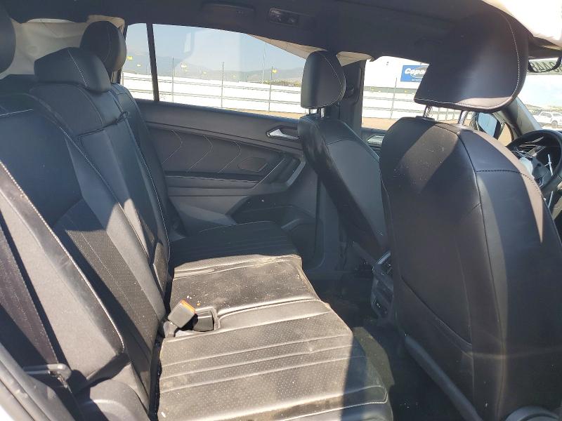 63448526 :رقم المزاد ، 3VVCB7AX4NM138139 vin ، 2022 Volkswagen Tiguan مزاد بيع