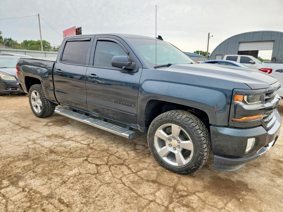 2018 Chevrolet Silverado მანქანა იყიდება აუქციონზე, vin: 3GCUKREC0JG143644, აუქციონის ნომერი: 62523046