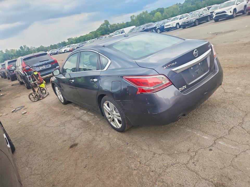 2013 Nissan Altima მანქანა იყიდება აუქციონზე, vin: 1N4BL3APXDN476087, აუქციონის ნომერი: 64488146